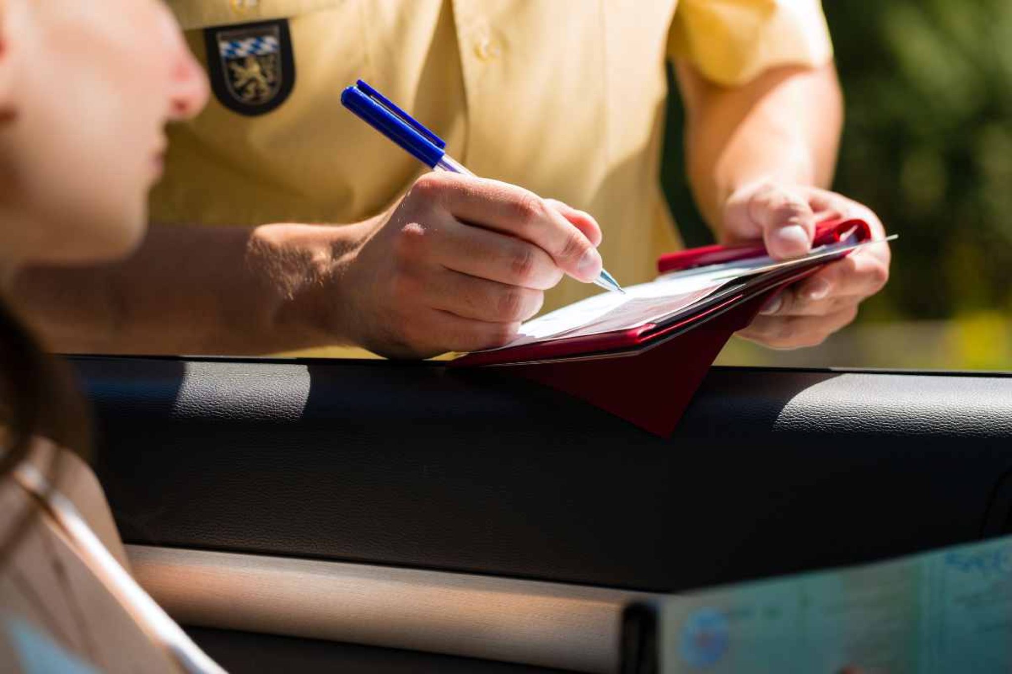 Multa Por Levar Bebê no Colo: Valores, Penalidades e Regras Atualizadas ...