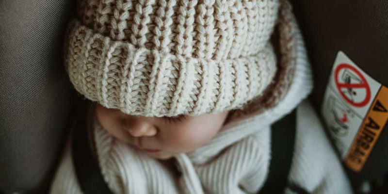 Nunca Vista a Criança com Casaco na Cadeirinha do Carro: Um Alerta Importante