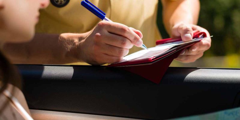 Multa Por Levar Bebê no Colo: Valores, Penalidades e Regras Atualizadas 2025